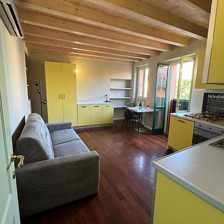 Splendid Apartment Desenzano del Garda Bagian luar foto