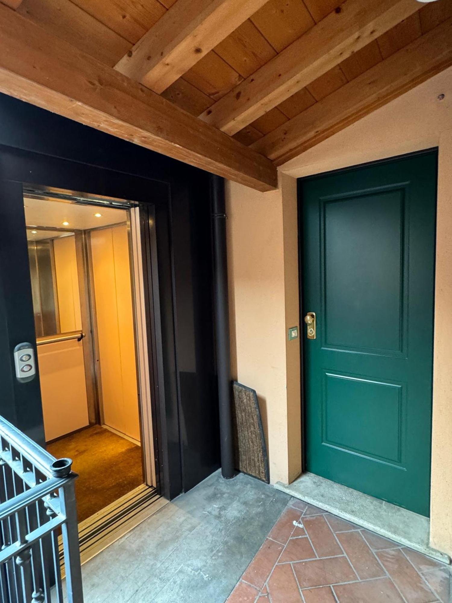 Splendid Apartment Desenzano del Garda Bagian luar foto
