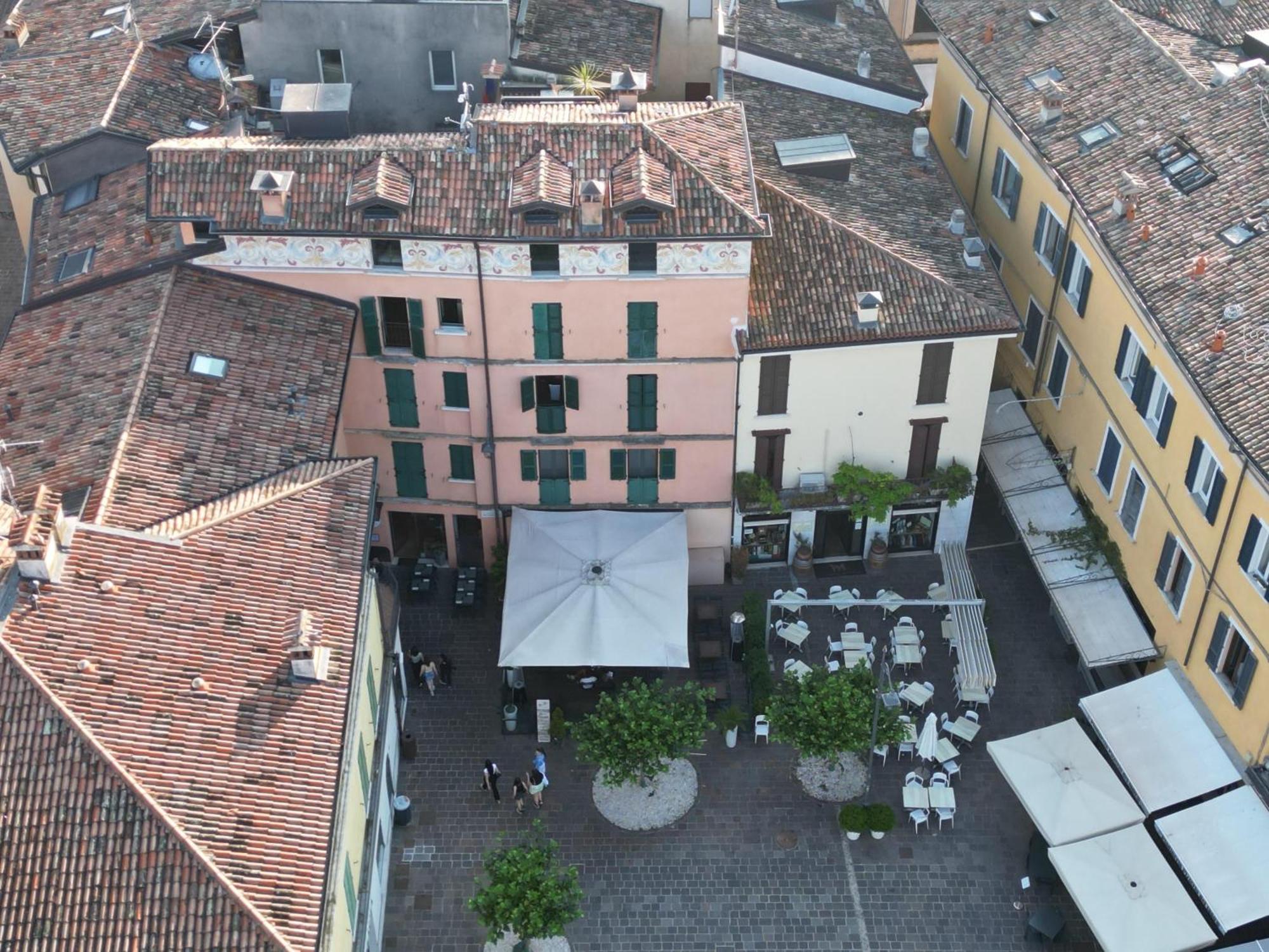 Splendid Apartment Desenzano del Garda Bagian luar foto