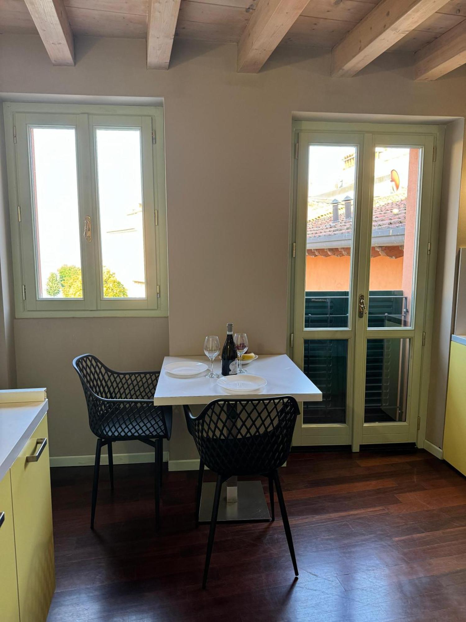 Splendid Apartment Desenzano del Garda Bagian luar foto