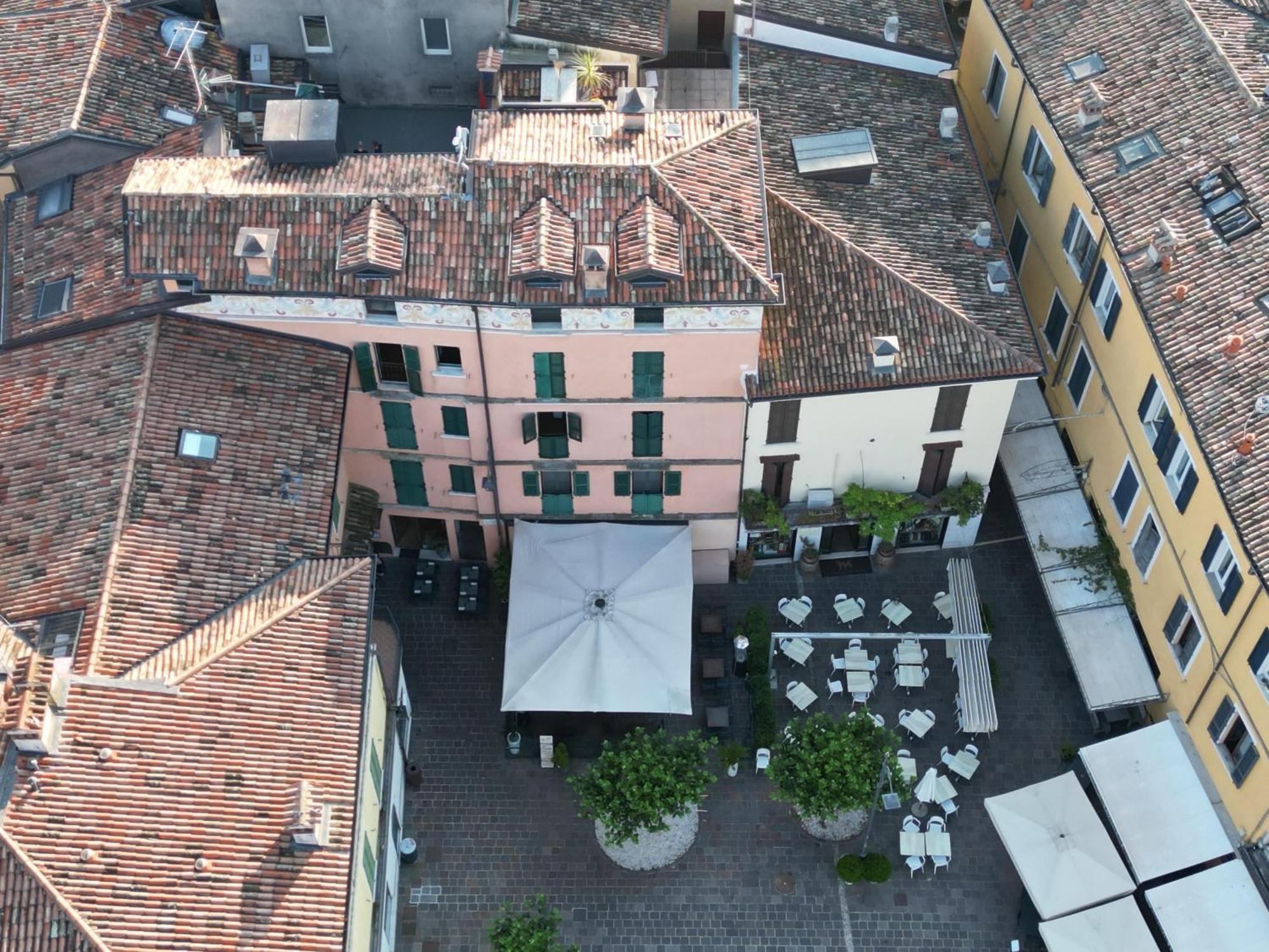 Splendid Apartment Desenzano del Garda Bagian luar foto
